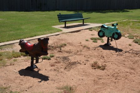 hoover toys and bench