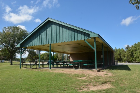 Meadowlake N large pavilion from right corner