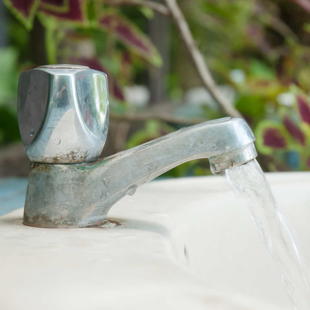 faucet running water